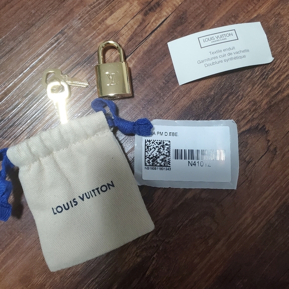 Almost new authentic Louis Vuitton Iena PM - Picture 15 of 15